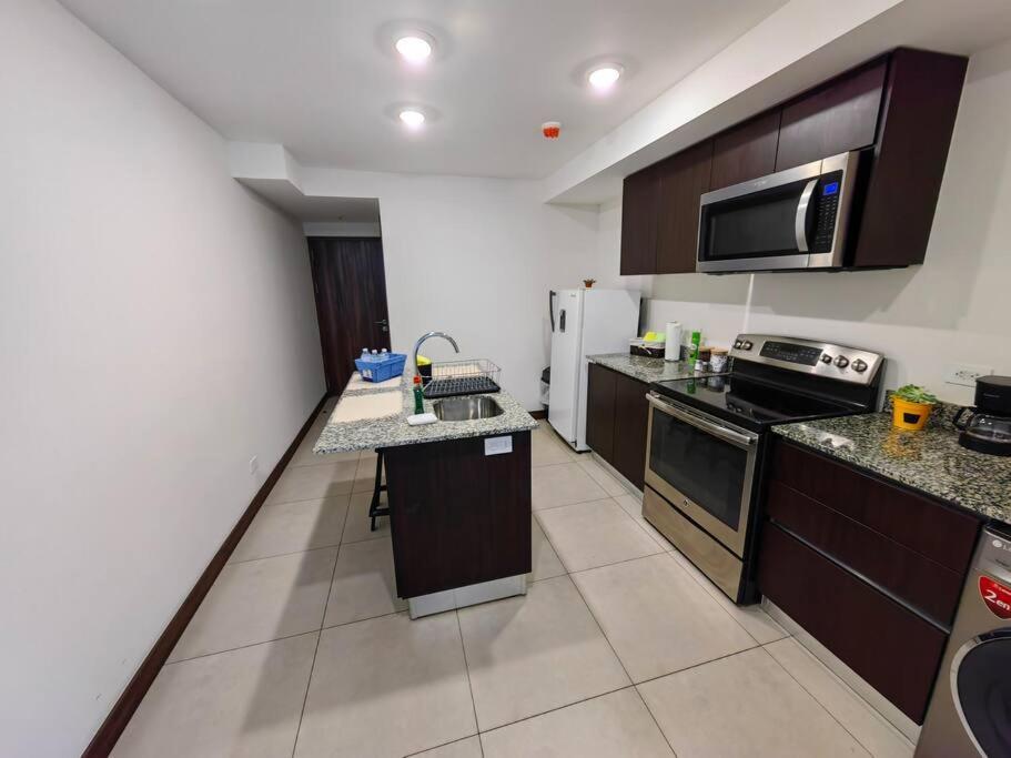 1102 Torre Los Yoses Hermoso Apartamento En Barrio Escalante Sin Parqueo سان هوزيه المظهر الخارجي الصورة