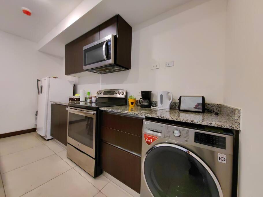 1102 Torre Los Yoses Hermoso Apartamento En Barrio Escalante Sin Parqueo سان هوزيه المظهر الخارجي الصورة