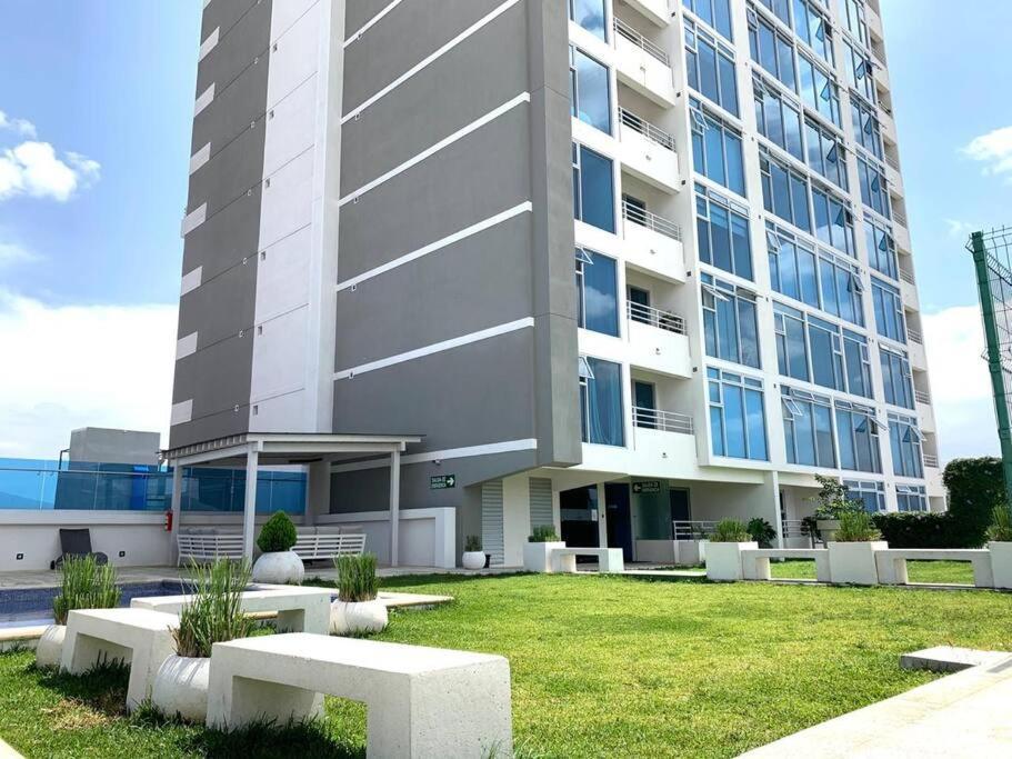1102 Torre Los Yoses Hermoso Apartamento En Barrio Escalante Sin Parqueo سان هوزيه المظهر الخارجي الصورة
